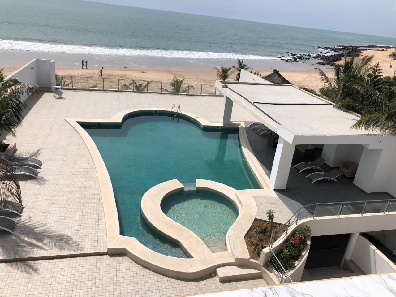 Villa Somone Pied Dans L'Eau Exterior foto