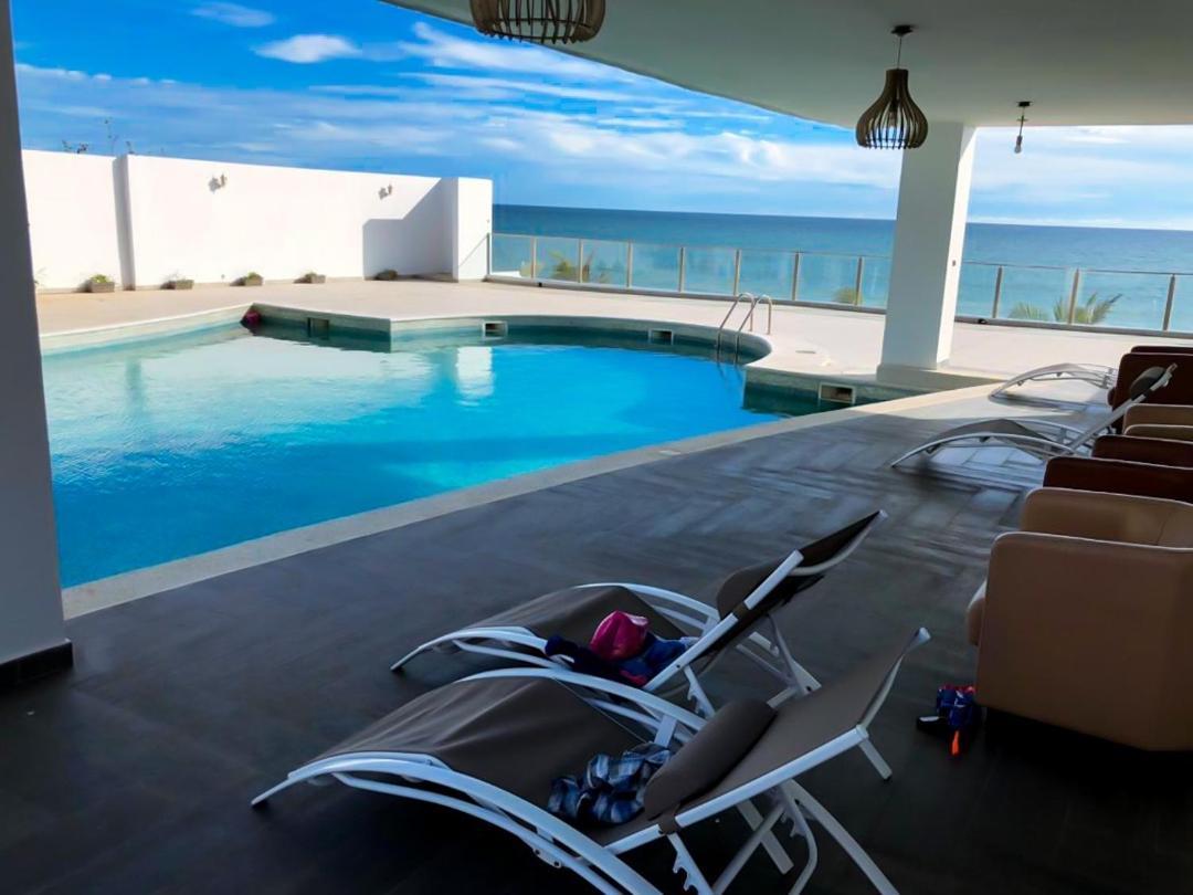 Villa Somone Pied Dans L'Eau Exterior foto